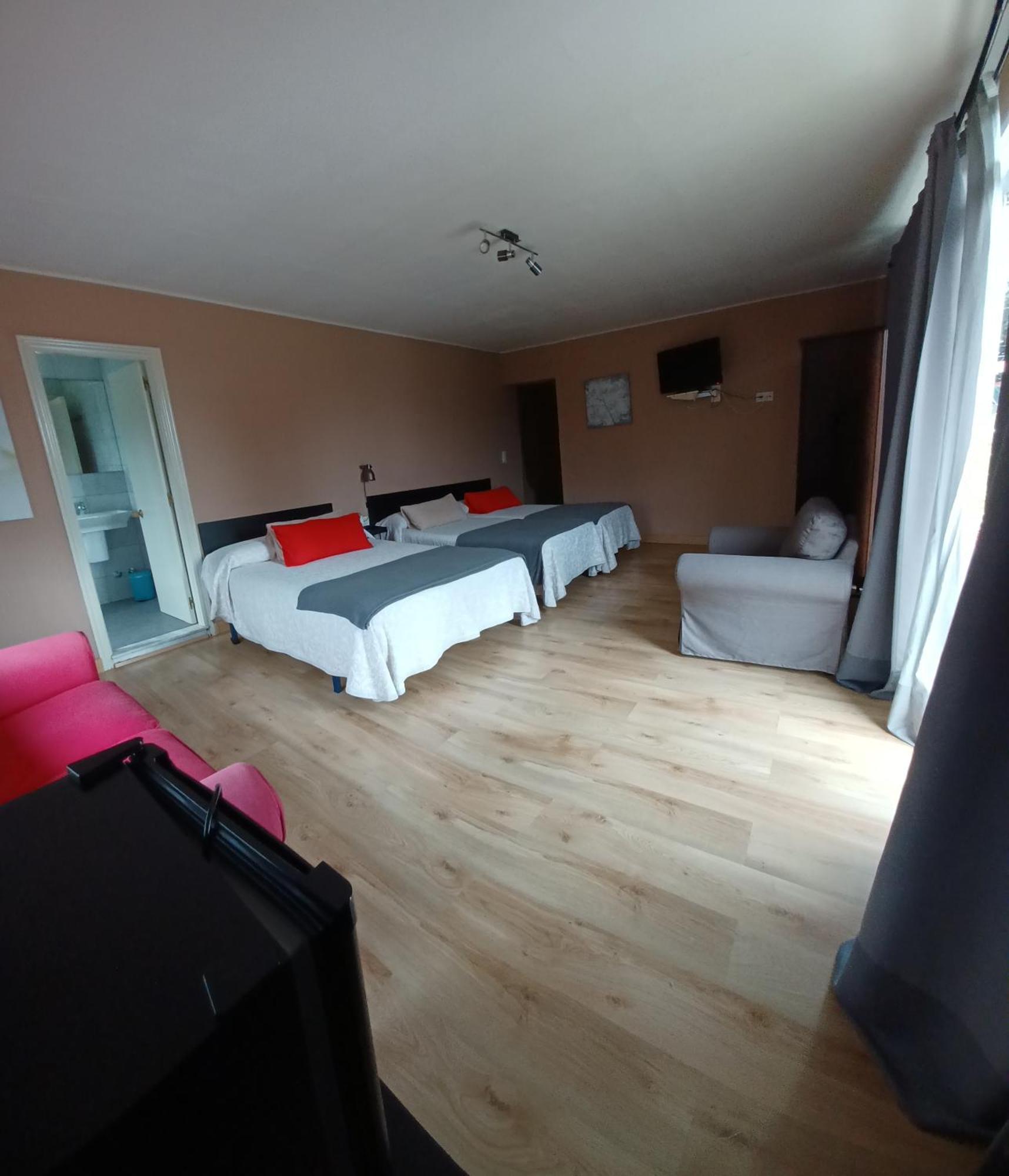 Hotel Sebrenu Sebreño Zimmer foto